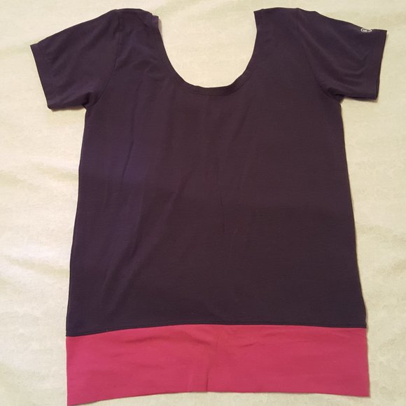 2/$20 Zumba Scoop Neck Top Navy Pink Medium - Picture 8 of 10